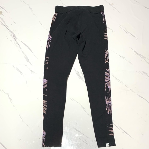 Puma Women’s Black Pink Leaves Print On Sides Lightweight Leggings Size XS/Small - Picture 3 of 12